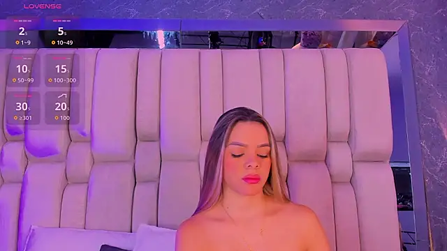 MissValeriePink online show from January 31, 2026, 8:07 pm