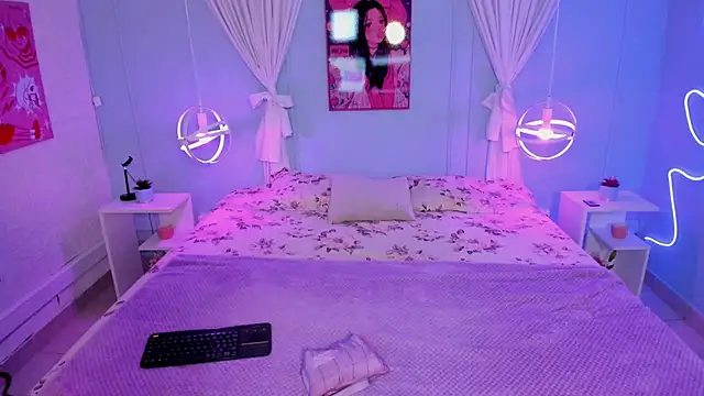 naomi campell online show from March 20, 2026, 7:59 pm