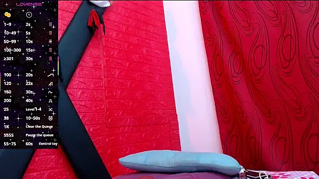 juliette18rose online show from March 8, 2026, 8:01 pm