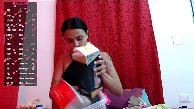 juliette18rose online show from March 5, 2026, 7:43 pm