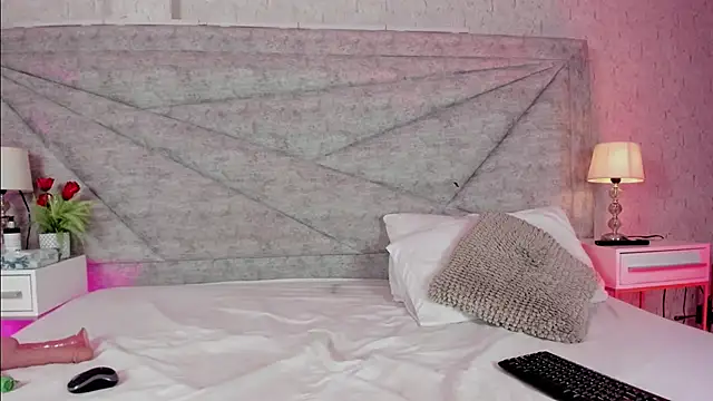 RousSweet- online show from February 28, 2026, 9:25 pm