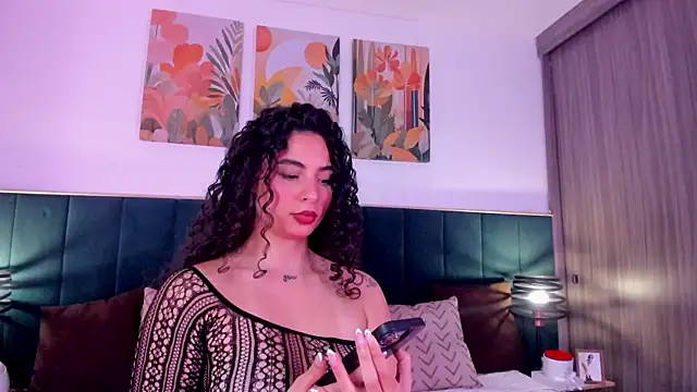 Snapshot of IrinaBlanc chatting on May 15, 2026, 1:14 am IrinaBlanc online show from May 15, 2026, 1:14 am