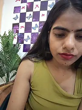 Snapshot of Alisha_Babyy chatting on July 5, 2026, 4:19 am Alisha Babyy online show from July 5, 2026, 4:19 am