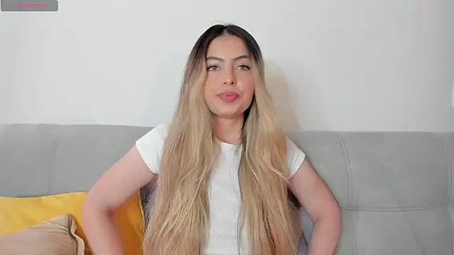 Fernanda aaaa online show from February 8, 2026, 1:53 pm