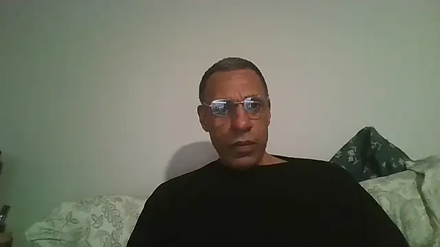 swimmer2496 online show from February 9, 2026, 1:25 am