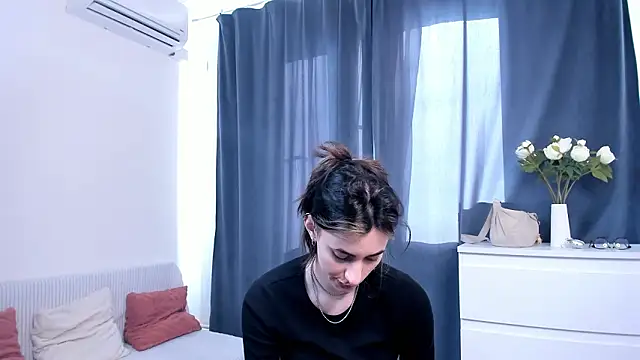 JackiYoss online show from March 15, 2026, 11:06 am