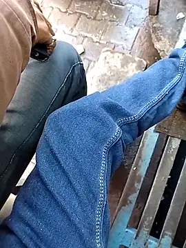 xx couple online show from February 3, 2026, 10:42 am