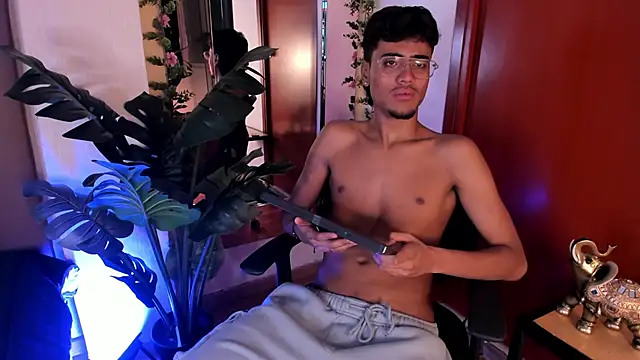 alexandro castillo online show from February 3, 2026, 12:10 pm