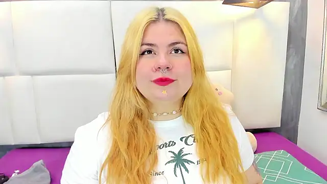 Snapshot of Martina_armos chatting on March 9, 2026, 1:36 pm Martina armos online show from March 9, 2026, 1:36 pm