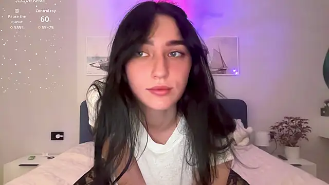 kiorrra online show from July 27, 2026, 9:44 pm