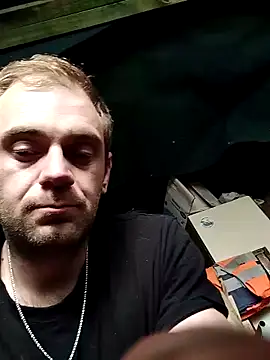 vendabananek online show from May 10, 2026, 4:20 pm