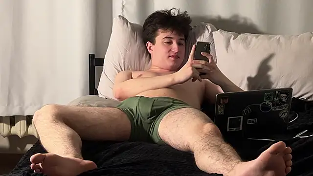 coolskum0 online show from March 13, 2026, 3:39 pm