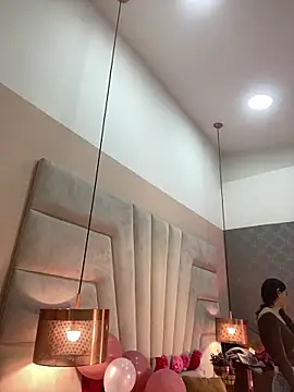 JuliaaVega online show from February 14, 2026, 12:05 pm