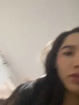 JuliaaVega online show from April 27, 2026, 12:36 pm