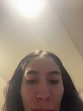 JuliaaVega online show from May 12, 2026, 12:00 pm