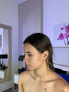 JuliaColemann online show from July 6, 2026, 12:01 pm