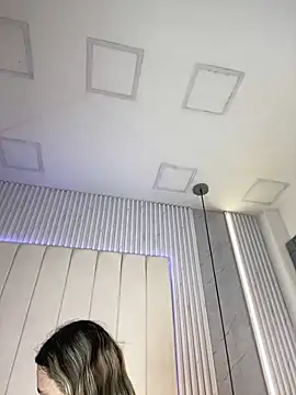 JuliaColemann online show from March 5, 2026, 12:02 pm