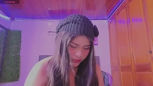 BadKittyy online show from June 17, 2026, 9:47 pm