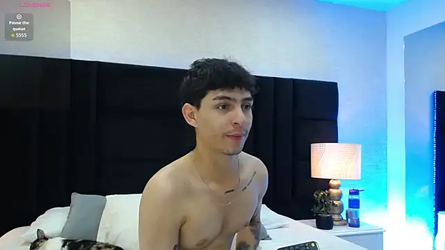 Logan Woods online show from February 12, 2026, 2:33 am