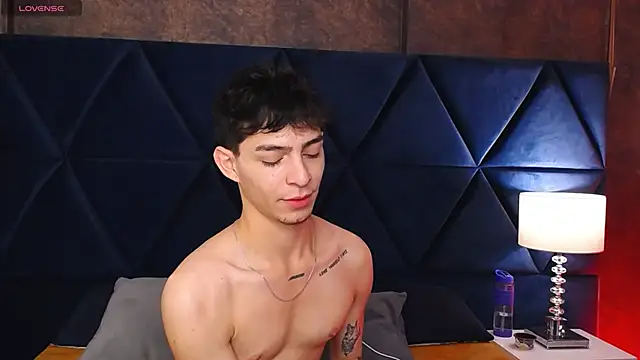 Logan Woods online show from March 12, 2026, 4:22 pm