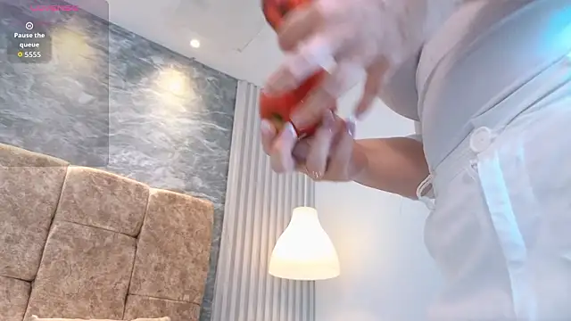 zoe hugeboobs online show from March 6, 2026, 11:49 am