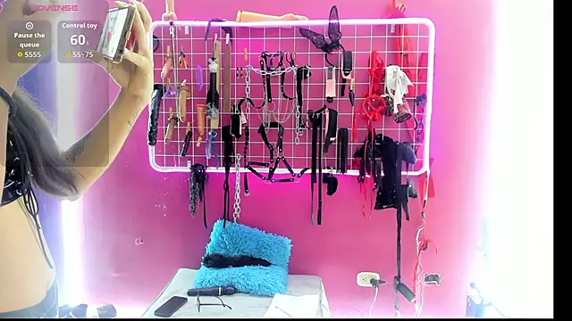 Slave Melany bdsm online show from March 12, 2026, 12:31 pm