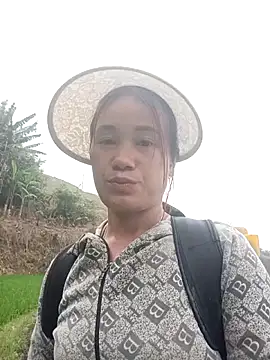 cutebobi online show from April 21, 2026, 1:42 am