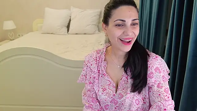 LovelyBeatrice online show from July 3, 2026, 7:20 pm