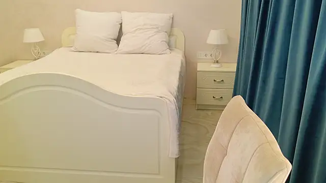 LovelyBeatrice online show from July 24, 2026, 12:34 pm