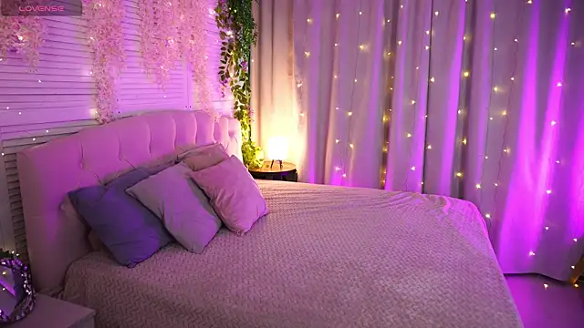 AmeliaWeells online show from May 7, 2026, 3:44 am
