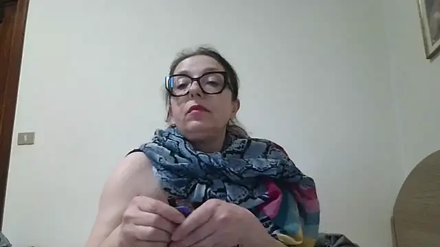 Miasexmilf online show from April 7, 2026, 5:26 pm