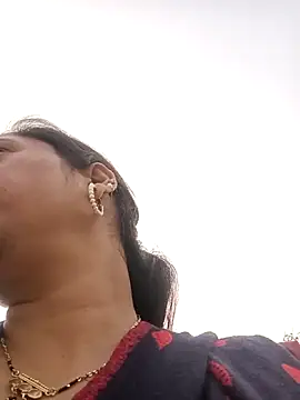 Cute-karisma1234 online show from March 8, 2026, 2:26 am