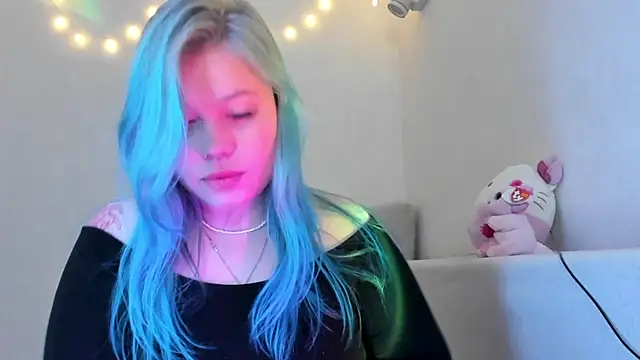 Lulu Di online show from May 16, 2026, 10:31 pm