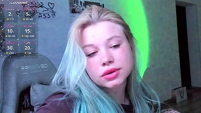Lulu Di online show from June 27, 2026, 8:48 pm