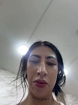 darkkjulietha online show from June 19, 2026, 1:17 pm