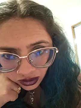 Hanna Fox28 online show from February 2, 2026, 12:20 am