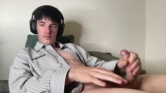 NovaTwinkx online show from March 8, 2026, 6:17 am