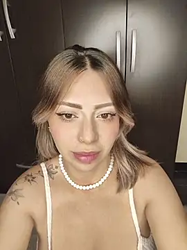 BellaDonna 16 online show from June 10, 2026, 1:29 am