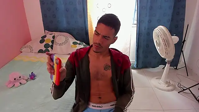 MikaelGrey online show from February 2, 2026, 5:34 pm