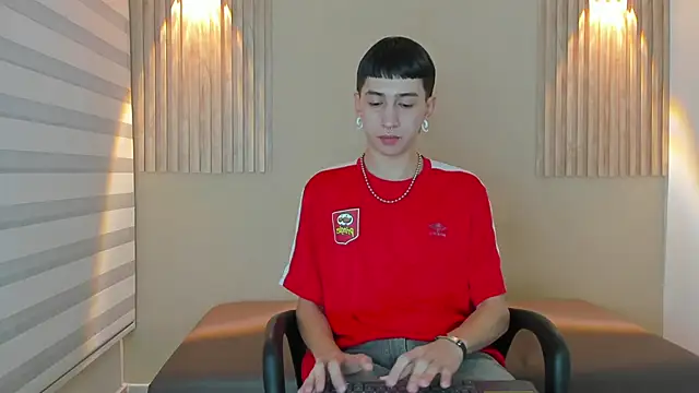 lian cameron online show from February 14, 2026, 3:51 am