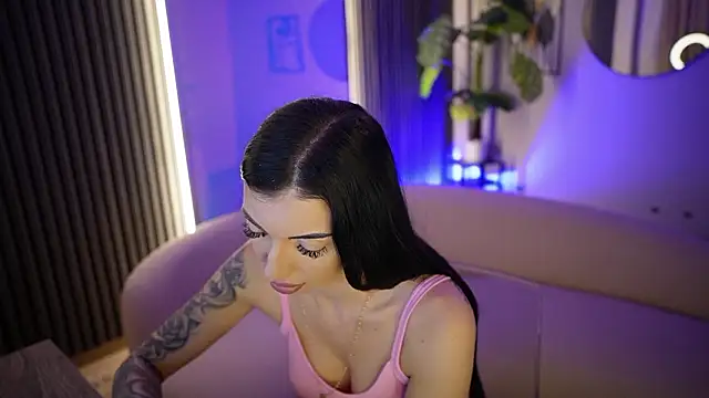 KaylaLuxx  online show from February 4, 2026, 5:13 am