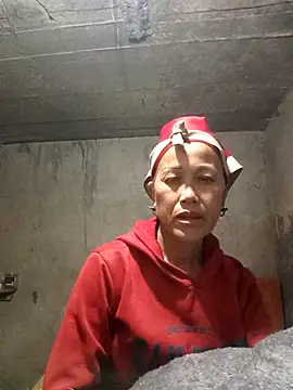 yoyosexy11 online show from April 2, 2026, 9:43 pm