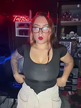 SOPHIIE LUX  online show from April 17, 2026, 1:19 am