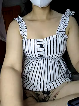 Snapshot of linhtay_ chatting on July 3, 2026, 7:31 pm linhtay online show from July 3, 2026, 7:31 pm