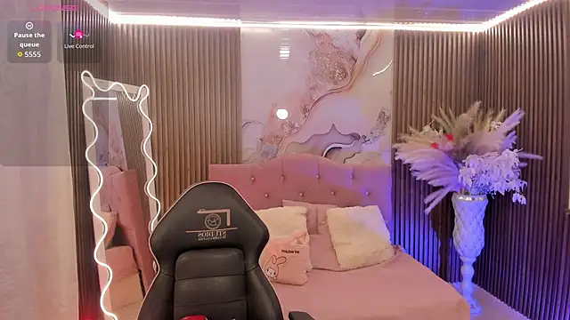 SABRIINA TAY online show from June 14, 2026, 3:08 am