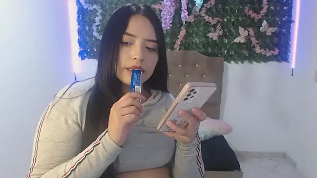 adara cute 69 online show from February 11, 2026, 7:03 pm