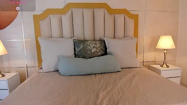 Snapshot of Crystal_Rose__ chatting on March 20, 2026, 11:11 am Crystal Rose online show from March 20, 2026, 11:11 am