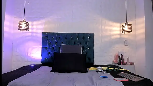 samantha foxyy online show from May 5, 2026, 11:13 am