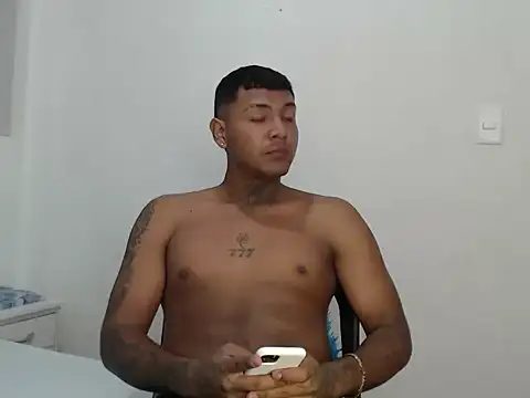 Axell Kinng online show from February 3, 2026, 1:27 pm