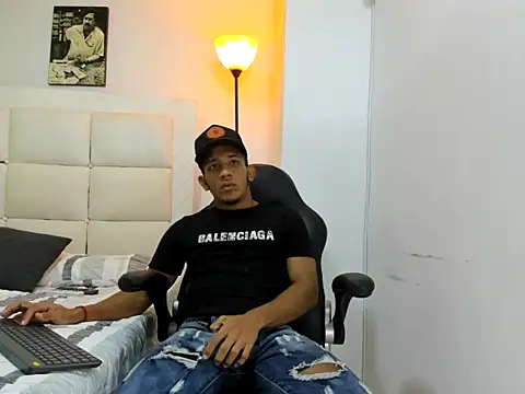 Snapshot of ricky_spensar23cm_ chatting on February 19, 2026, 2:30 am ricky spensar23cm online show from February 19, 2026, 2:30 am